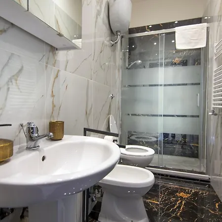 Irooms Foria 215 ナポリ